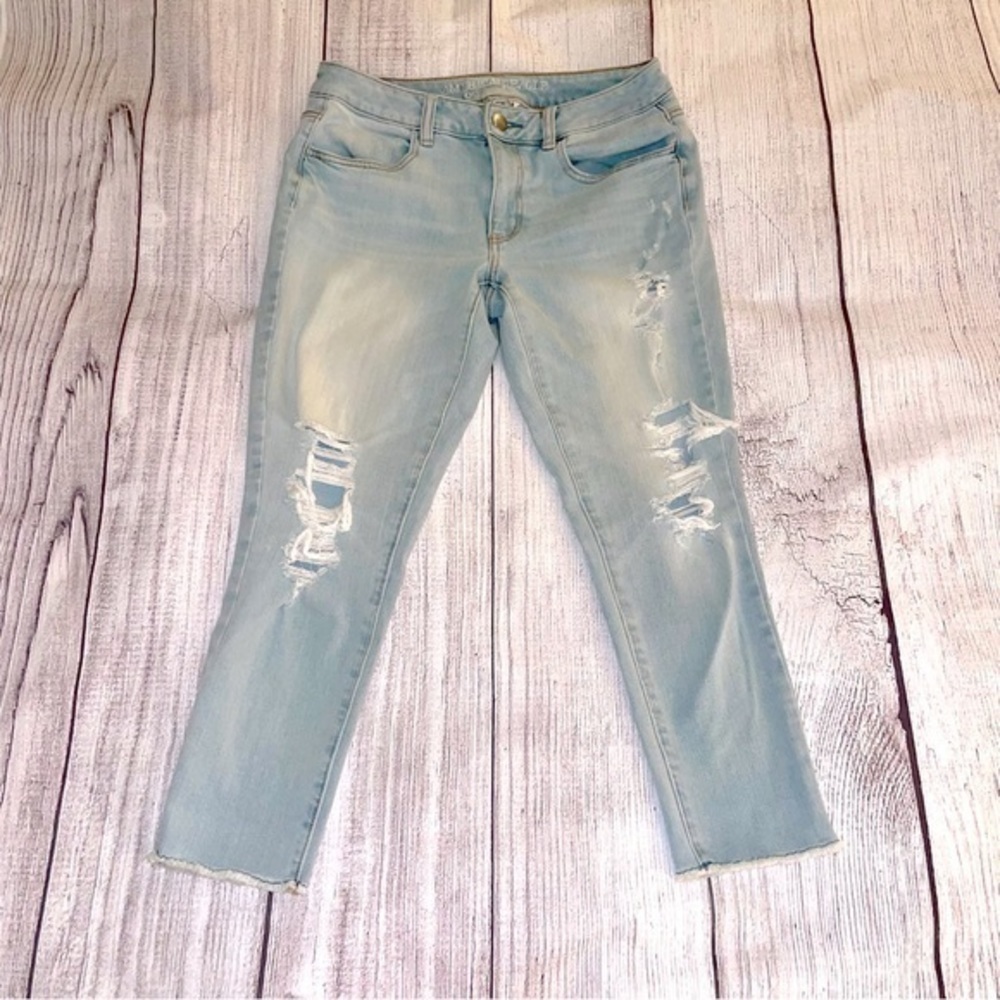AMERICAN EAGLE Women’s Light Blue Super Stretch Jegging Crop Ripped Jeans Sz 8